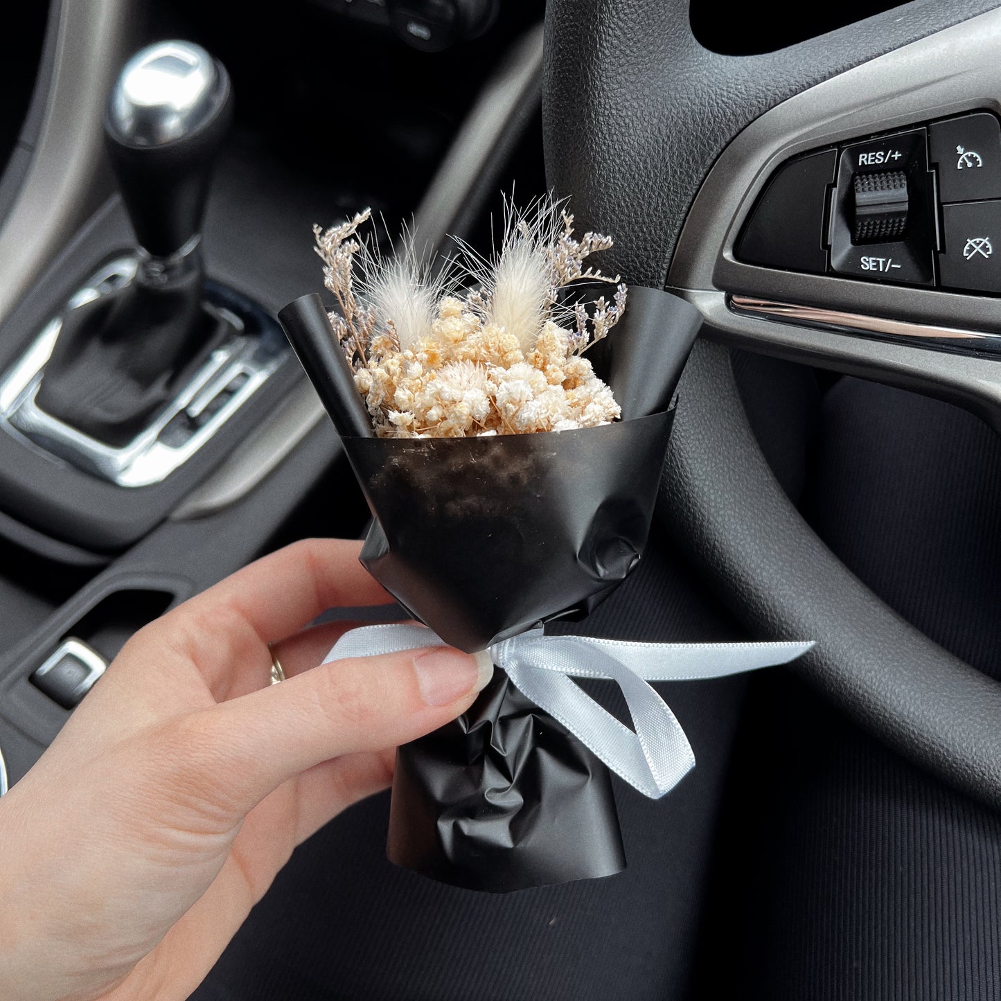 Dried Flower Car Air Freshener Bouquet 1